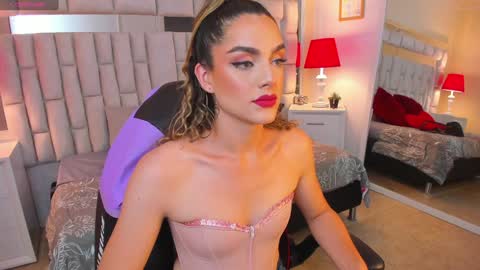 Snapshot of mariiahneedles chatting on 02.06.25 mariiahneedles online show from 02.06.25