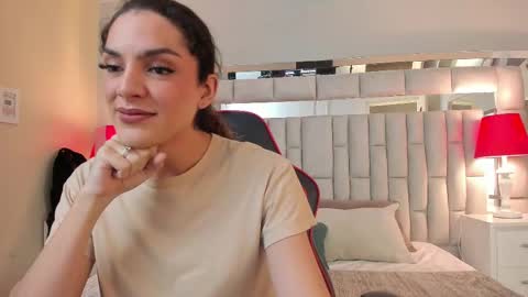 Snapshot of mariiahneedles chatting on 10.23.25 mariiahneedles online show from 10.23.25