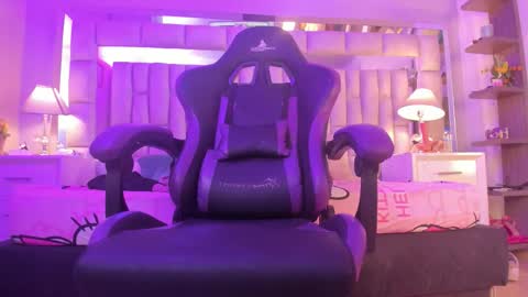 mariiahneedles online show from 03.28.26