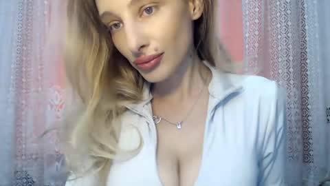 Snapshot of marilyndevilish chatting on 02.28.25 MarilynDevilish online show from 02.28.25