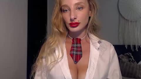 Snapshot of marilyndevilish chatting on 09.10.25 MarilynDevilish online show from 09.10.25