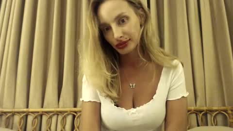 MarilynDevilish online show from 11.12.25