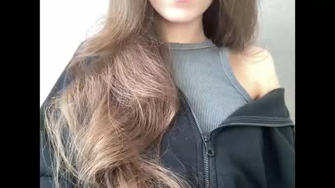 Snapshot of marinalovenow chatting on 02.19.25 Marina online show from 02.19.25
