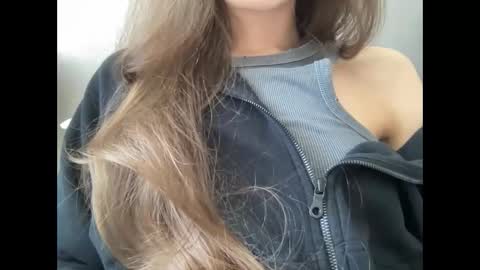 Snapshot of marinalovenow chatting on 02.19.25 Marina online show from 02.19.25