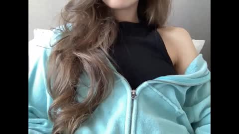 Snapshot of marinalovenow chatting on 02.25.25 Marina online show from 02.25.25