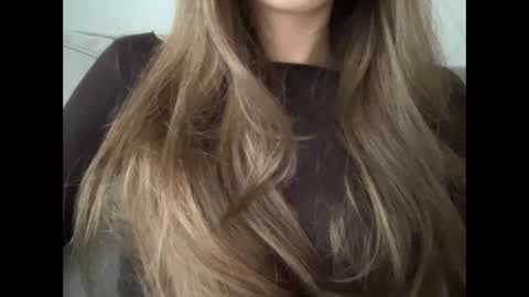 Snapshot of marinalovenow chatting on 03.01.25 Marina online show from 03.01.25
