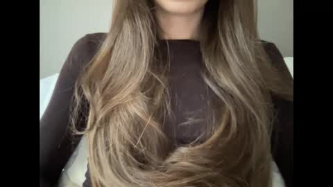 Snapshot of marinalovenow chatting on 03.01.25 Marina online show from 03.01.25