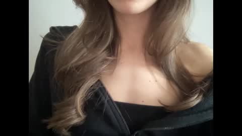 Snapshot of marinalovenow chatting on 03.12.25 Marina online show from 03.12.25