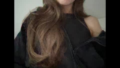 Snapshot of marinalovenow chatting on 09.15.25 Marina online show from 09.15.25