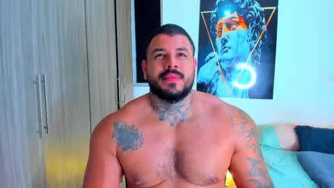 Snapshot of mario_teran chatting on 11.08.25 Mario Teran online show from 11.08.25