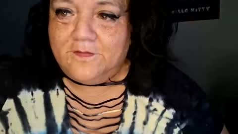 Snapshot of mariposalaluna chatting on 10.29.25 mariposalaluna online show from 10.29.25