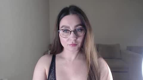 Snapshot of marishaarimova chatting on 10.17.25 Marisha Arimova online show from 10.17.25