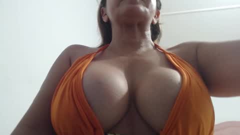 Snapshot of mariska_69 chatting on 03.07.25 mariska_69 online show from 03.07.25