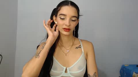 Snapshot of mariza_hot01 chatting on 09.10.25 Conejita online show from 09.10.25