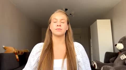 Amelia online show from 09.21.25