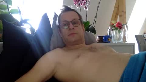 Little Mark online show from 03.11.25