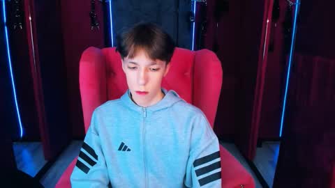 Mark online show from 11.03.25