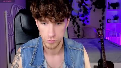 Snapshot of mark_caron chatting on 10.10.25 mark_caron online show from 10.10.25