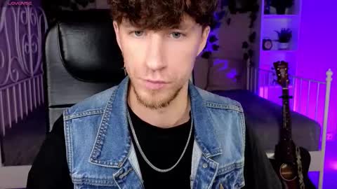 Snapshot of mark_caron chatting on 10.11.25 mark_caron online show from 10.11.25