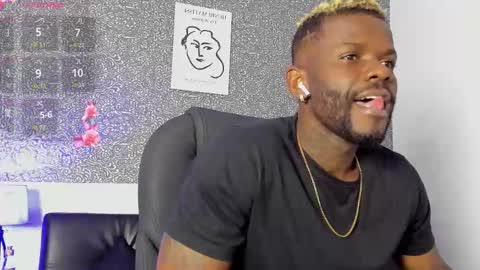 Snapshot of mark_vega chatting on 03.25.26 Mark online show from 03.25.26