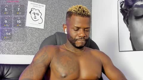 Snapshot of mark_vega chatting on 04.05.26 Mark online show from 04.05.26