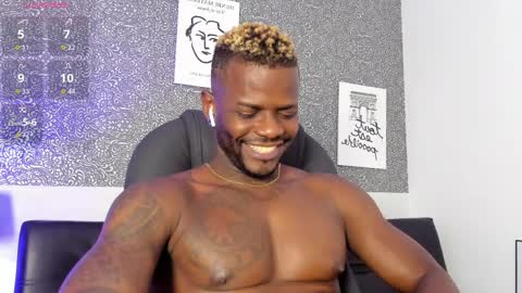 Snapshot of mark_vega chatting on 04.11.26 Mark online show from 04.11.26