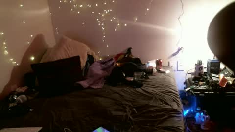 markymark101825061 online show from 12.20.24