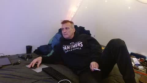 markymark101825061 online show from 02.13.25