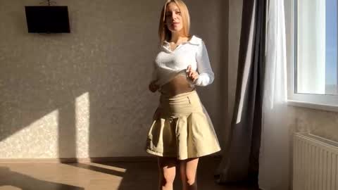 Snapshot of marlenagehlert chatting on 11.04.25 Olivia online show from 11.04.25