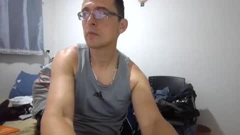 Snapshot of marlonfit chatting on 06.29.26 marlonfit online show from 06.29.26