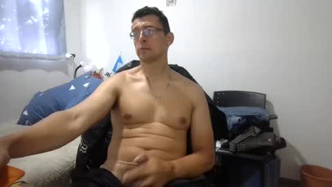 Snapshot of marlonfit chatting on 06.30.26 marlonfit online show from 06.30.26