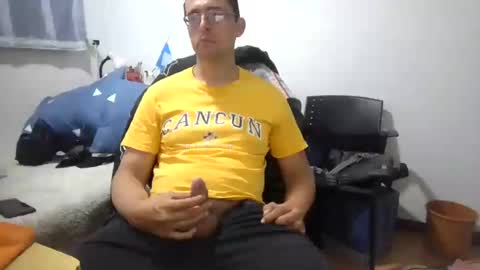 Snapshot of marlonfit chatting on 07.01.26 marlonfit online show from 07.01.26
