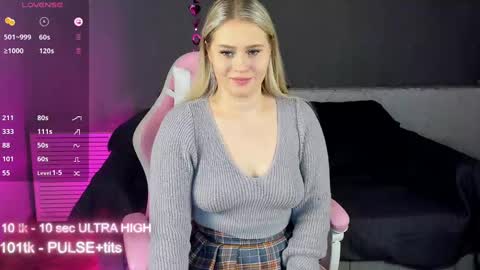 Snapshot of marmel199 chatting on 12.16.24 Liza online show from 12.16.24