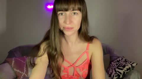 Snapshot of maroonaaa chatting on 09.26.25 Mary online show from 09.26.25