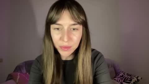 Snapshot of maroonaaa chatting on 10.21.25 Mary online show from 10.21.25