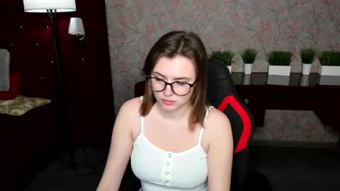 Snapshot of marrie_coy chatting on 03.12.25 Marrie online show from 03.12.25