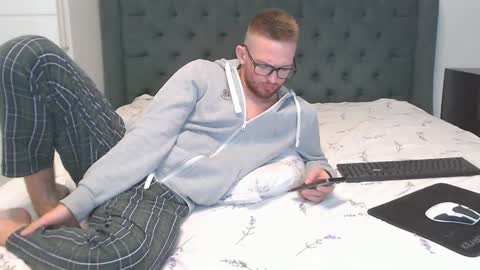 Snapshot of marselle_looker chatting on 12.23.24 Marselle online show from 12.23.24