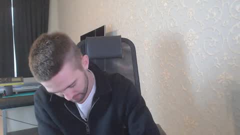 Snapshot of marselle_looker chatting on 02.02.25 Marselle online show from 02.02.25