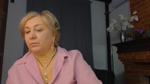 Snapshot of marta_wils chatting on 10.11.25 marta_wils online show from 10.11.25