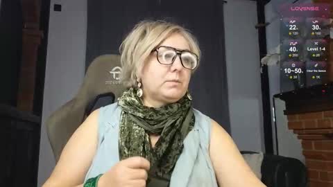 Snapshot of marta_wils chatting on 10.21.25 marta_wils online show from 10.21.25