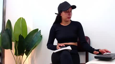 marthina thompson online show from 01.02.25