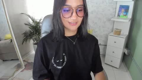 Snapshot of martiiinaa_ chatting on 09.08.25 Martina online show from 09.08.25