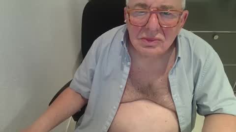 Snapshot of martin_1947 chatting on 10.25.25 martin_1947 online show from 10.25.25