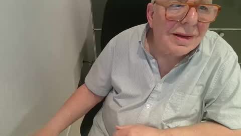 Snapshot of martin_1947 chatting on 12.20.25 martin_1947 online show from 12.20.25