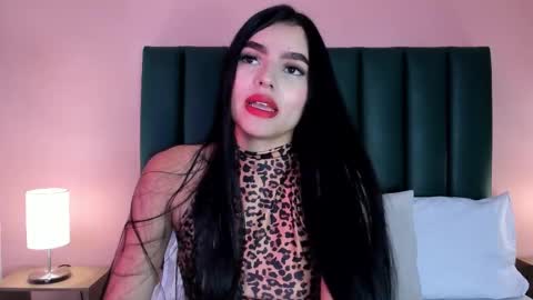 Snapshot of martina_divine_ chatting on 10.25.25 Martina Divine online show from 10.25.25