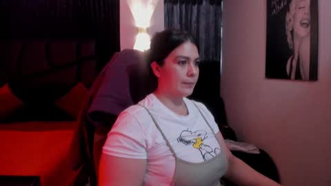 Snapshot of martina_foxy_ chatting on 01.10.25 MARTINA online show from 01.10.25