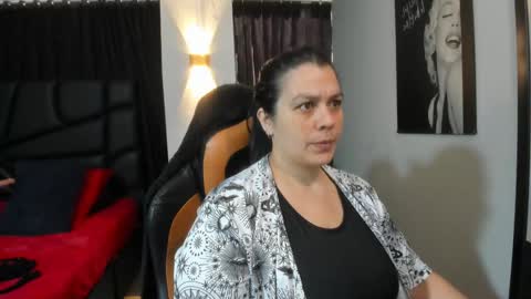 Snapshot of martina_foxy_ chatting on 01.14.25 MARTINA online show from 01.14.25