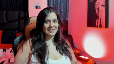 Snapshot of martina_foxy_ chatting on 01.20.25 MARTINA online show from 01.20.25