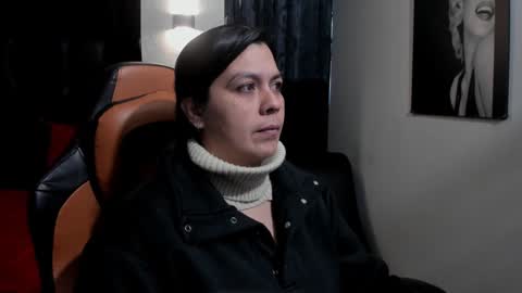 Snapshot of martina_foxy_ chatting on 01.22.25 MARTINA online show from 01.22.25