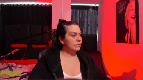 Snapshot of martina_foxy_ chatting on 01.24.25 MARTINA online show from 01.24.25